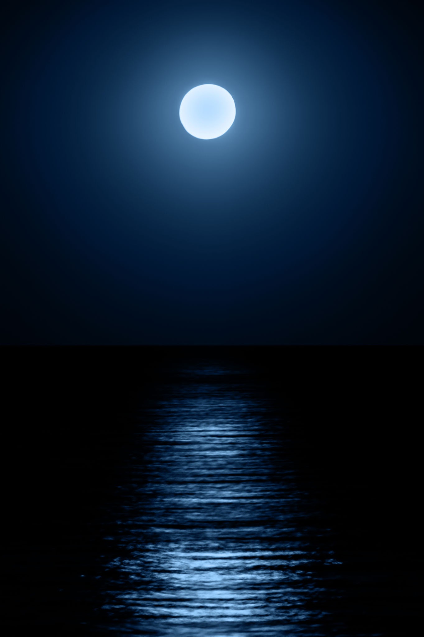 Il riflesso della luna sull'acqua - Yakamoz